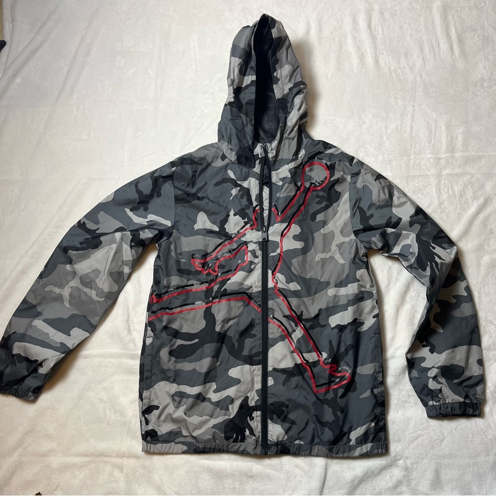 Nike Air Jordan Camo Windbreaker Hooded Lightweight Zip Up youth size XL